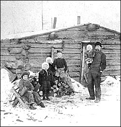Minnesota_family_1890..jpg